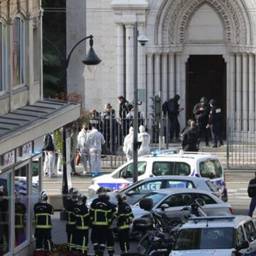 Francia – terrore a Nizza nella cattedrale di notre dame: tre vittime, una delle quali una donna decapitata