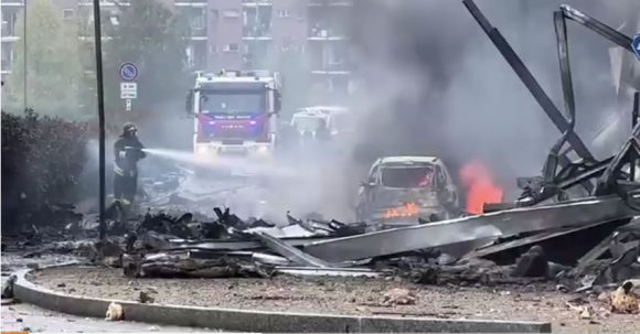 San Donato Milanese: aereo privato si schianta contro una ...