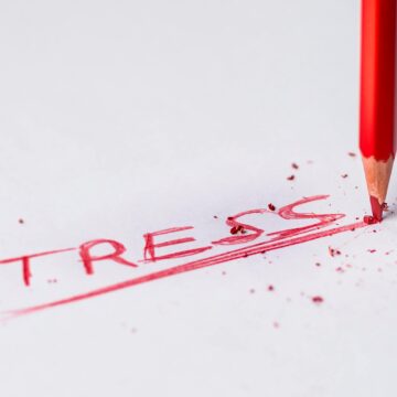 Stress: 6 segnali per riconoscerlo, 5 modi di gestirlo